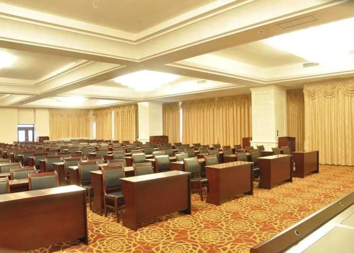 Yanji Changbaisong Hotel