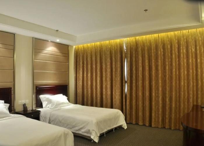 Yanji Changbaisong Hotel