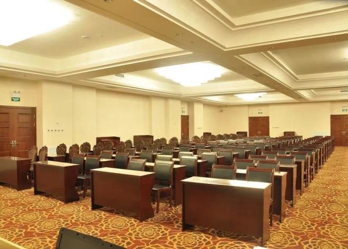 Yanji Changbaisong Hotel