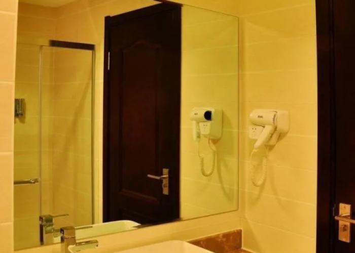 Yanji Changbaisong Hotel