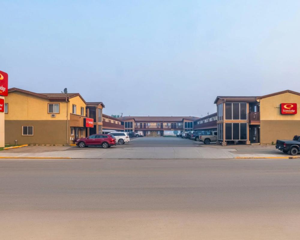 Econo Lodge Inn & Suites