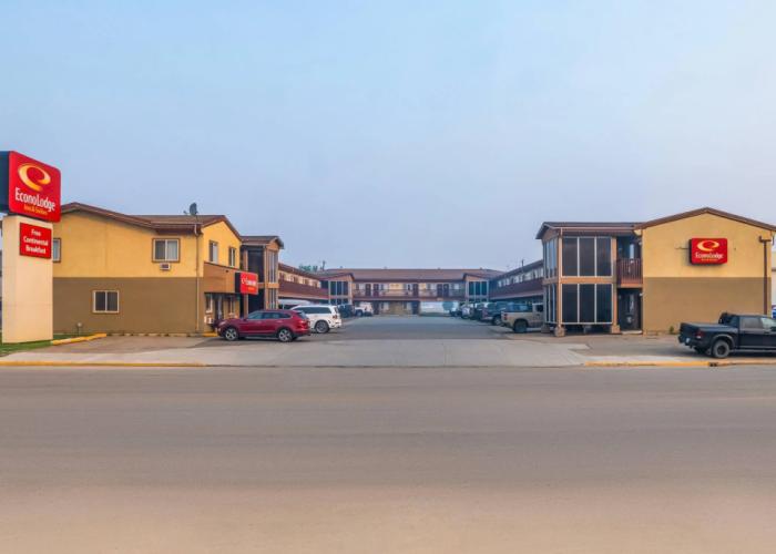Econo Lodge Inn & Suites