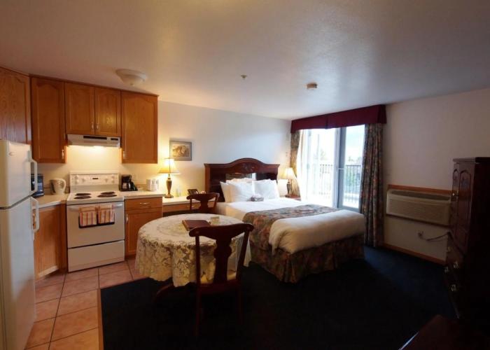 Executive House Suites Hotel & Conference Centre
