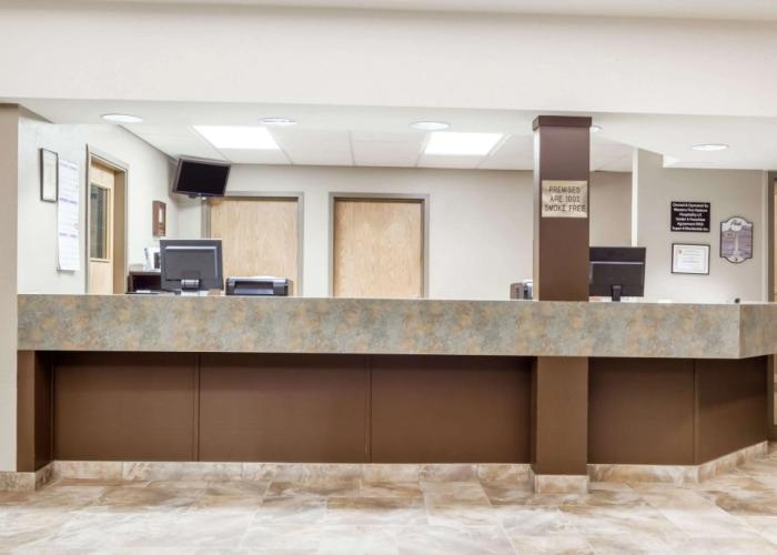 Super 8 by Wyndham Prince Albert