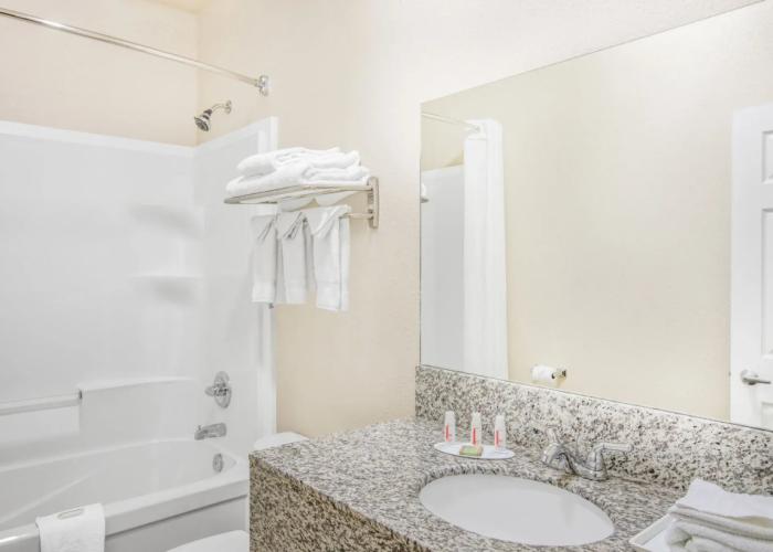 High Point Inn & Suites Peace River