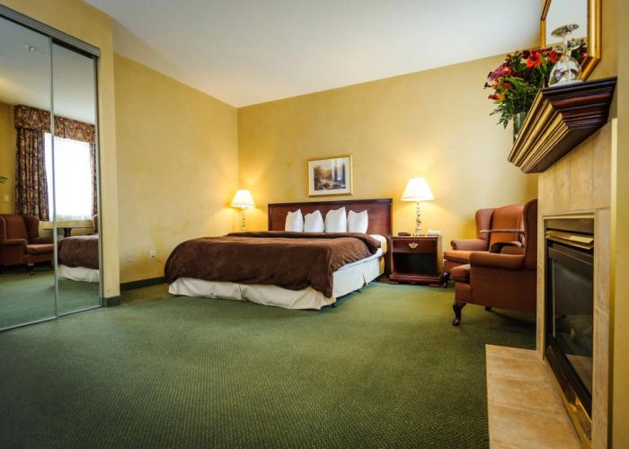 Peterborough Inn & Suites Hotel