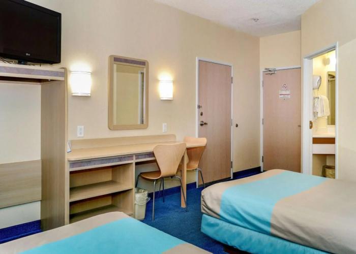Motel 6 Peterborough, ON