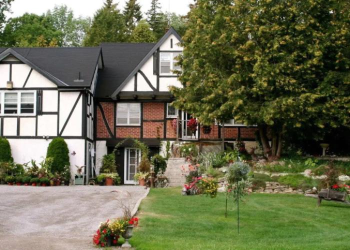 Burleys Gardens and Suite