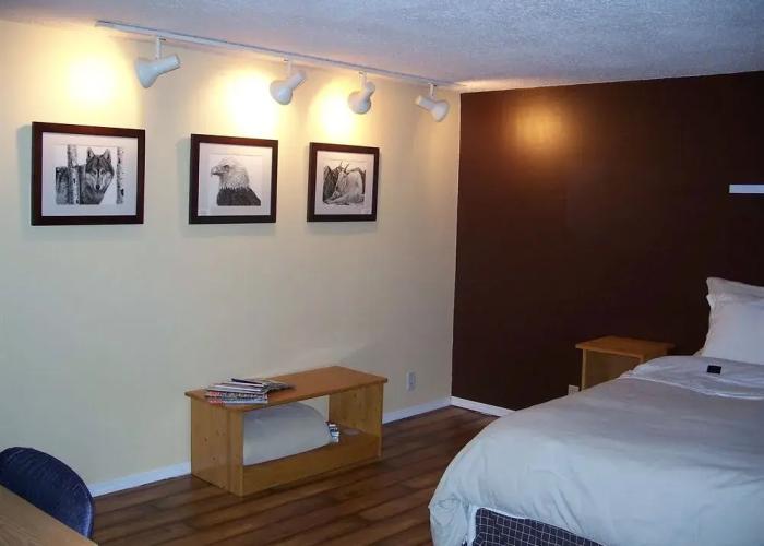 Tall Trees Bed & Breakfast