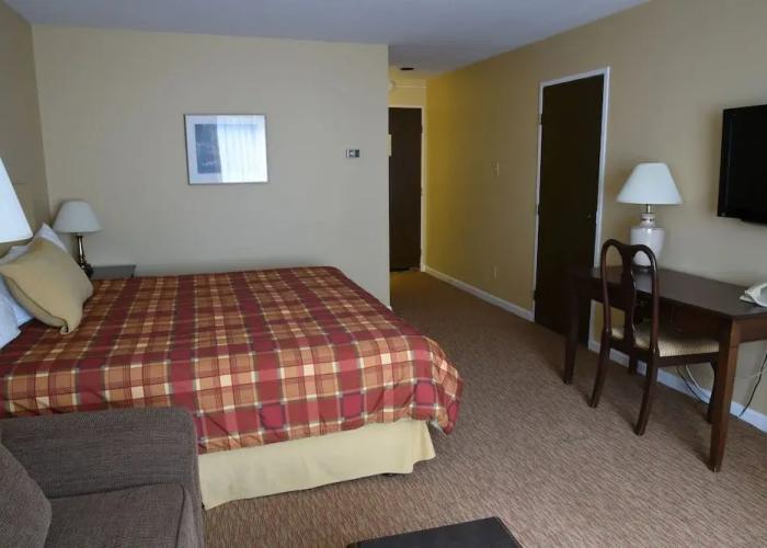 Pacific Inn