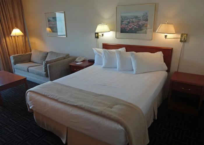 Powell River Town Centre Hotel