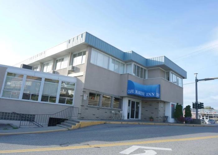 Marine Inn