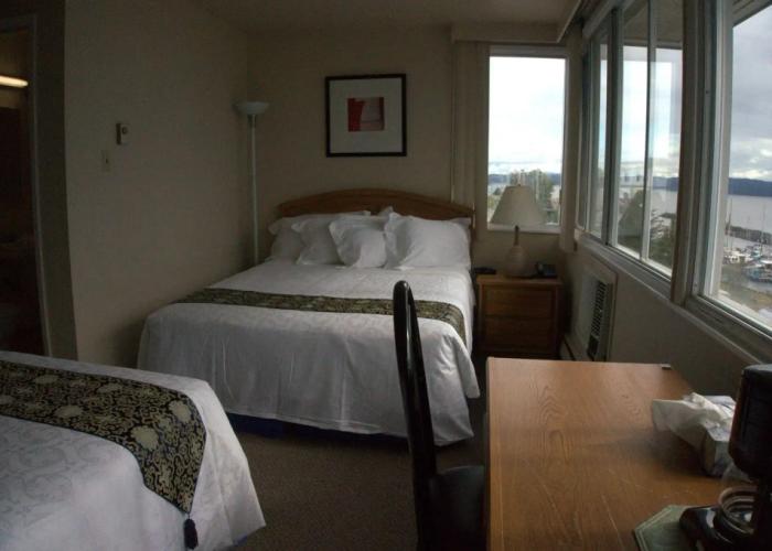 Marine Inn