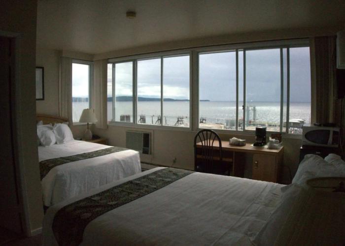 Marine Inn