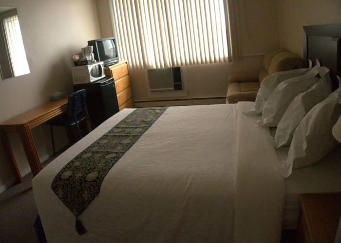 Marine Inn
