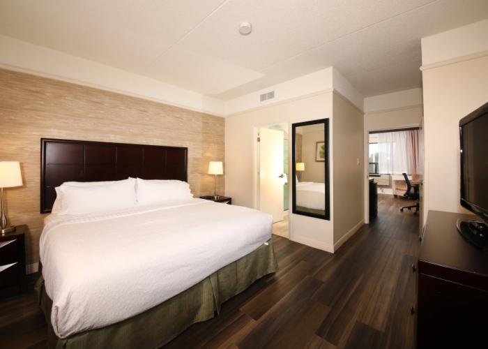 Holiday Inn & Suites Windsor Ambassador Bridge by IHG