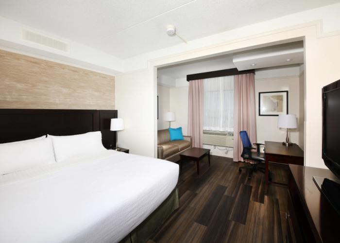 Holiday Inn & Suites Windsor Ambassador Bridge by IHG