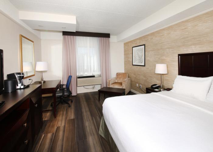 Holiday Inn & Suites Windsor Ambassador Bridge by IHG