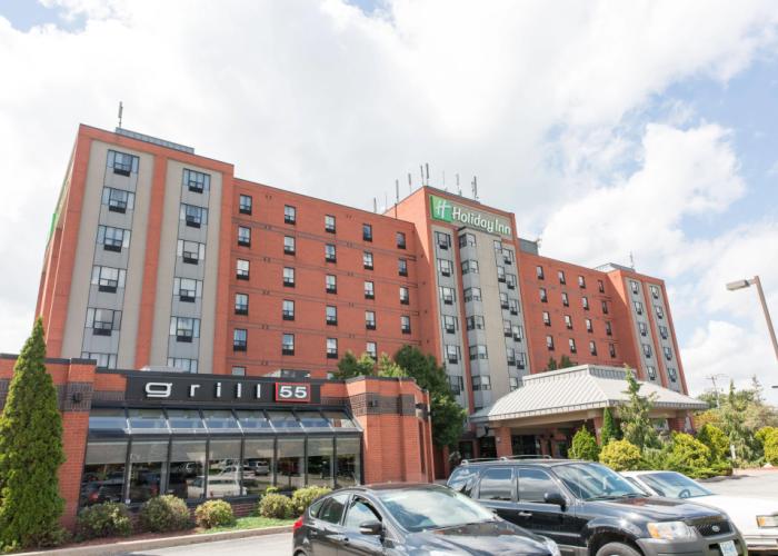 Holiday Inn & Suites Windsor Ambassador Bridge by IHG