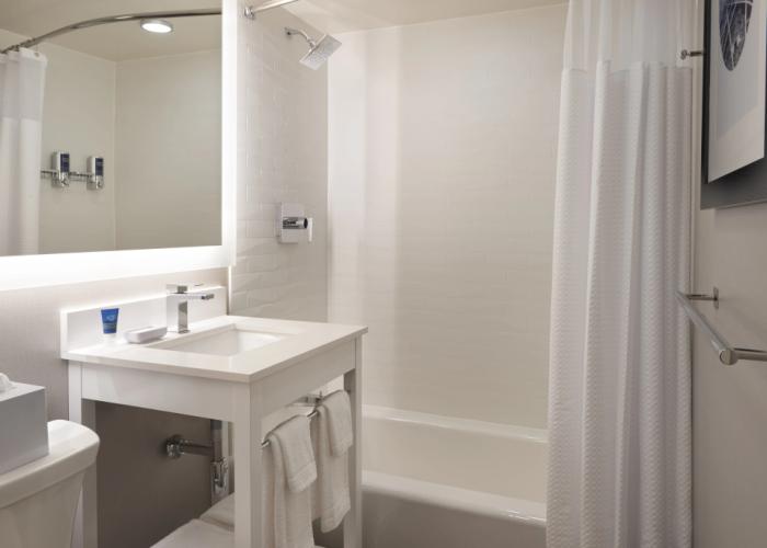 Four Points by Sheraton Windsor Downtown
