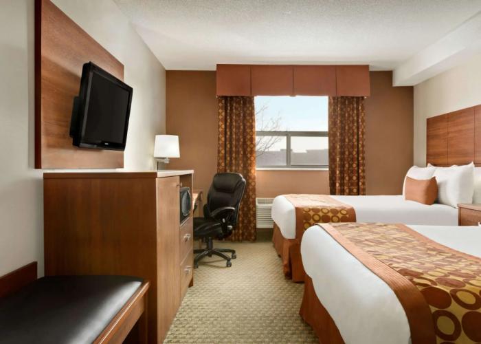 Travelodge by Wyndham Windsor