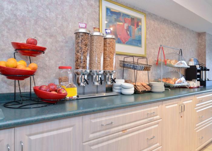 Lexington Inn & Suites Windsor