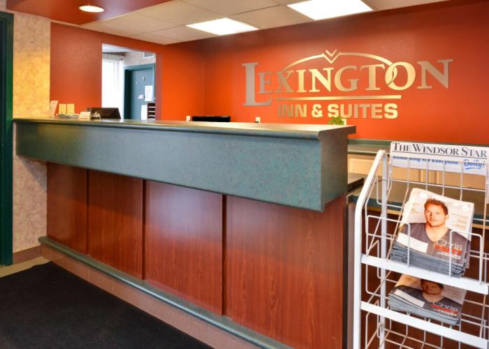 Lexington Inn & Suites Windsor