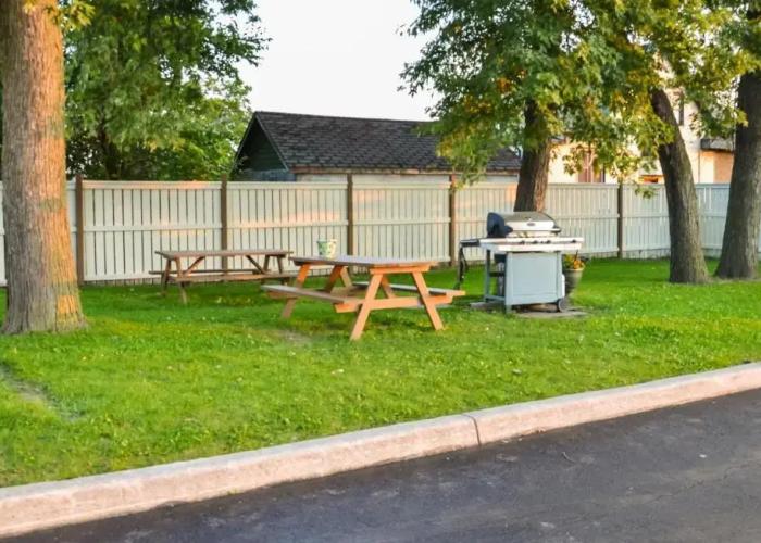 Royal Windsor Motel