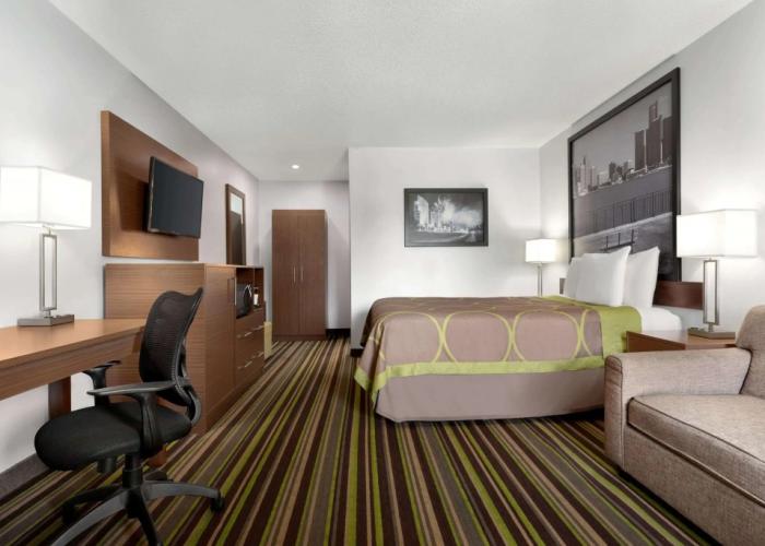 Super 8 by Wyndham Windsor/Dougall
