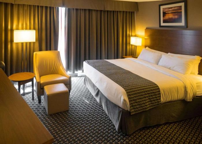 Clarion Lakeside Inn & Conference Centre