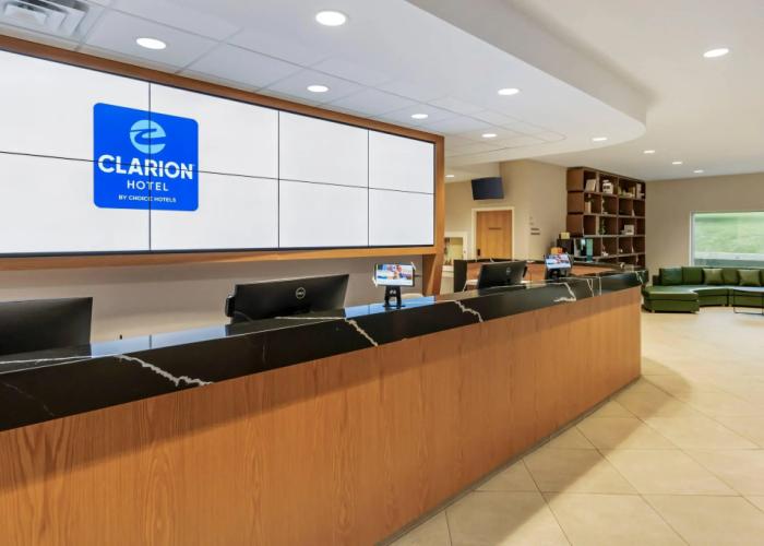 Clarion Lakeside Inn & Conference Centre