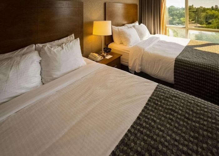 Clarion Lakeside Inn & Conference Centre