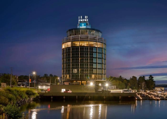 Clarion Lakeside Inn & Conference Centre