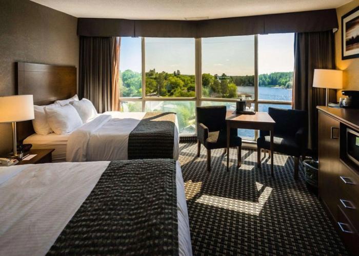 Clarion Lakeside Inn & Conference Centre