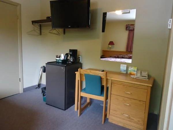 Lake-Vu Motel