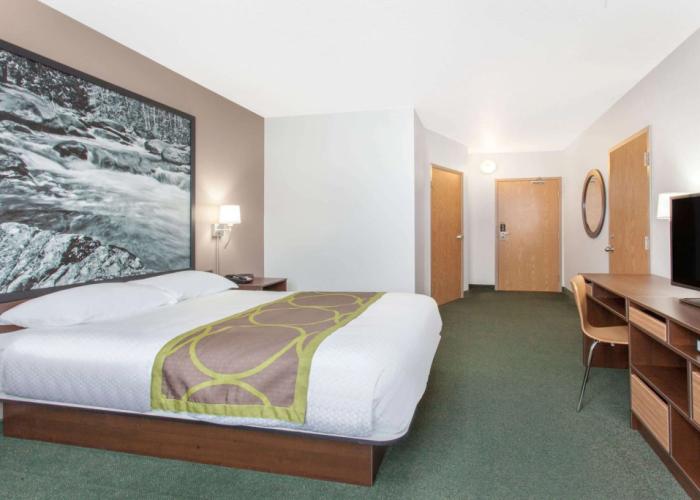 Super 8 by Wyndham Kenora