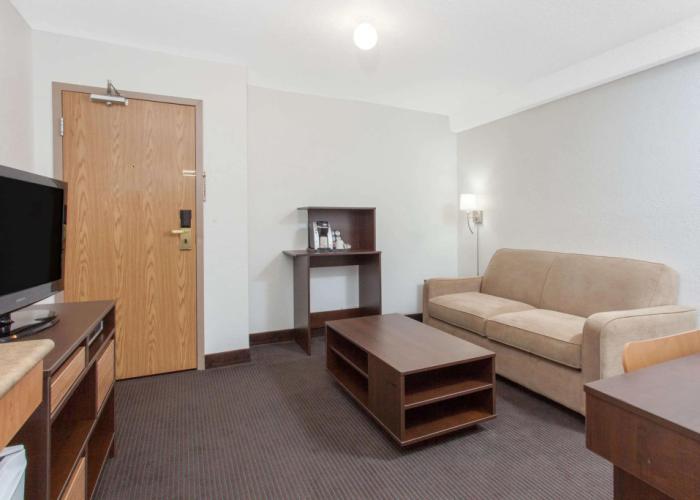 Super 8 by Wyndham Kenora
