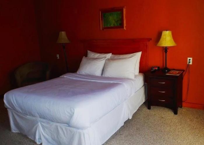 Timberland Inn