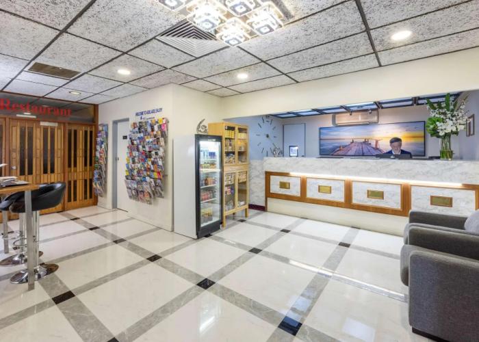 Best Western Plus Service Inn & Suites
