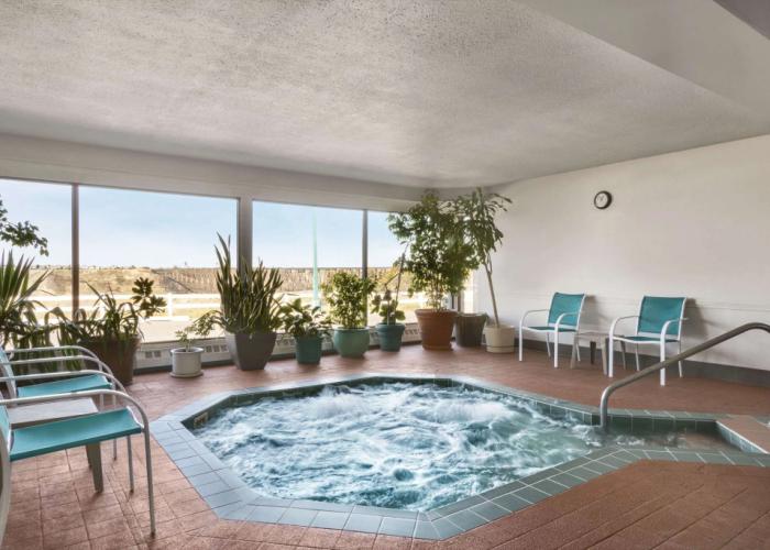 Days Inn by Wyndham Lethbridge