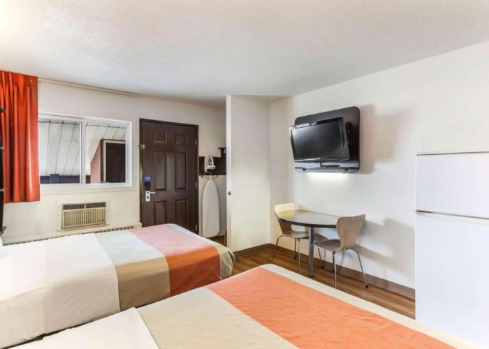 Motel 6 Lethbridge, AB