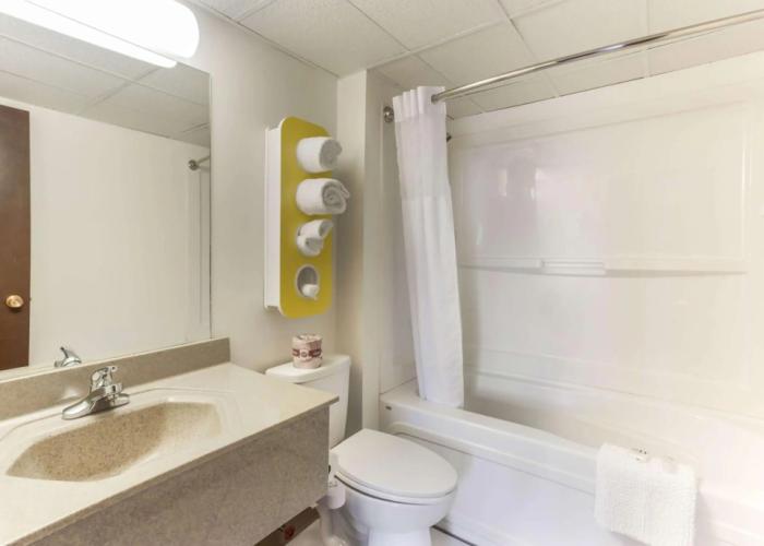Motel 6 Lethbridge, AB