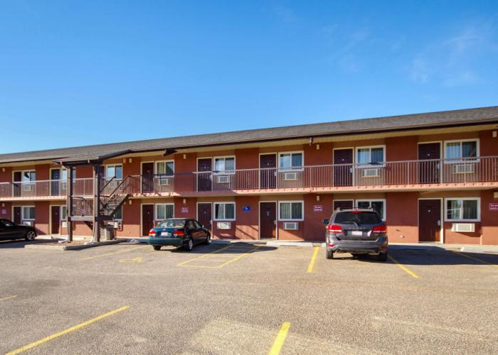 Motel 6 Lethbridge, AB