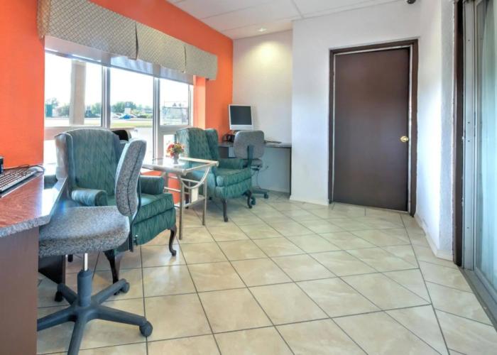 Motel 6 Lethbridge, AB
