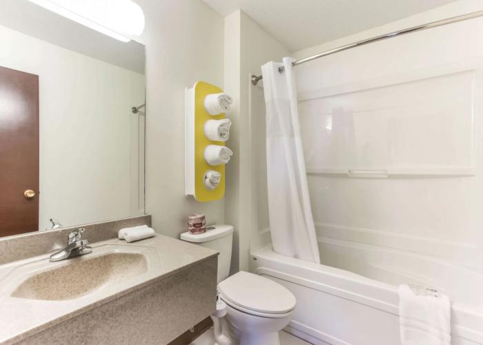 Motel 6 Lethbridge, AB