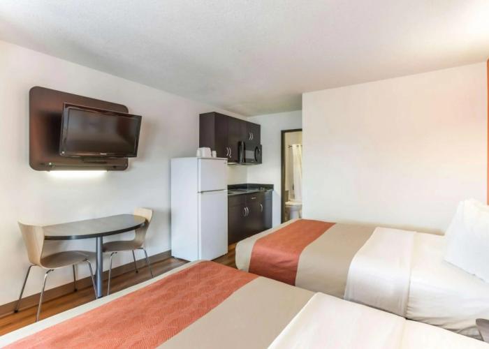 Motel 6 Lethbridge, AB