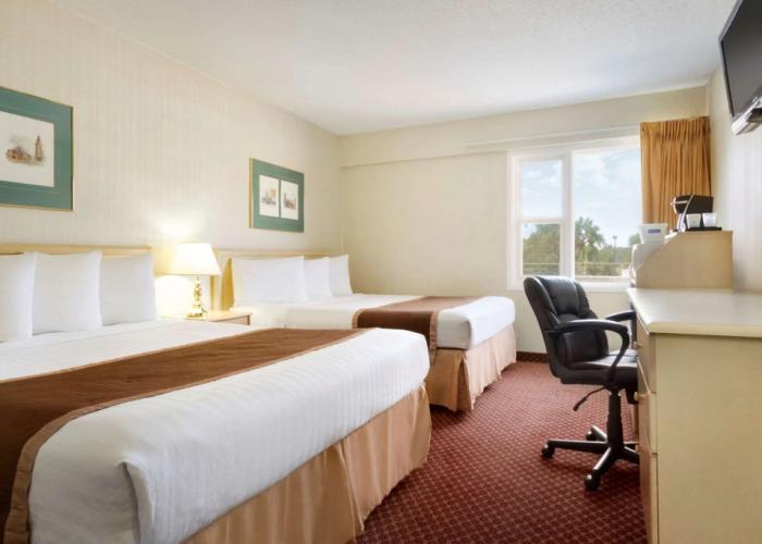 Travelodge by Wyndham Lethbridge