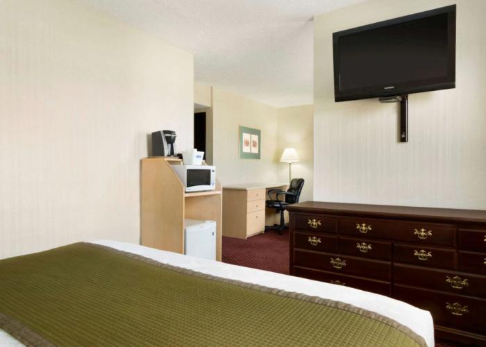 Travelodge by Wyndham Lethbridge