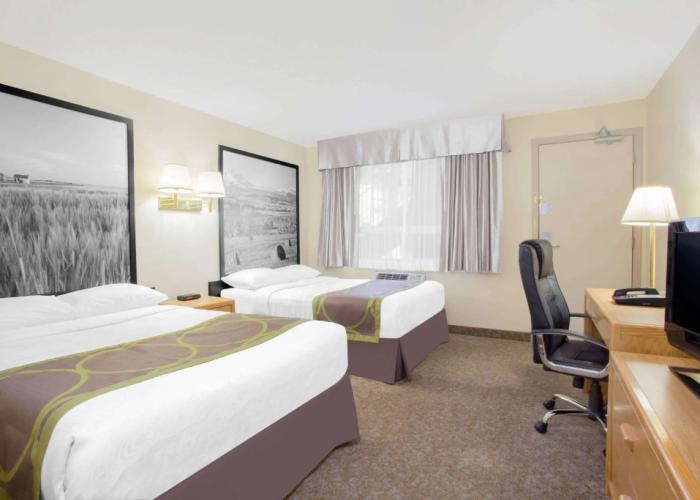 Super 8 by Wyndham Lethbridge