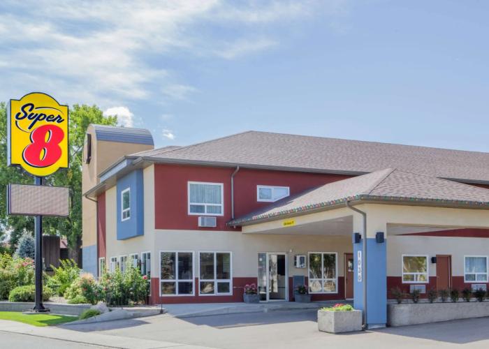 Super 8 by Wyndham Lethbridge